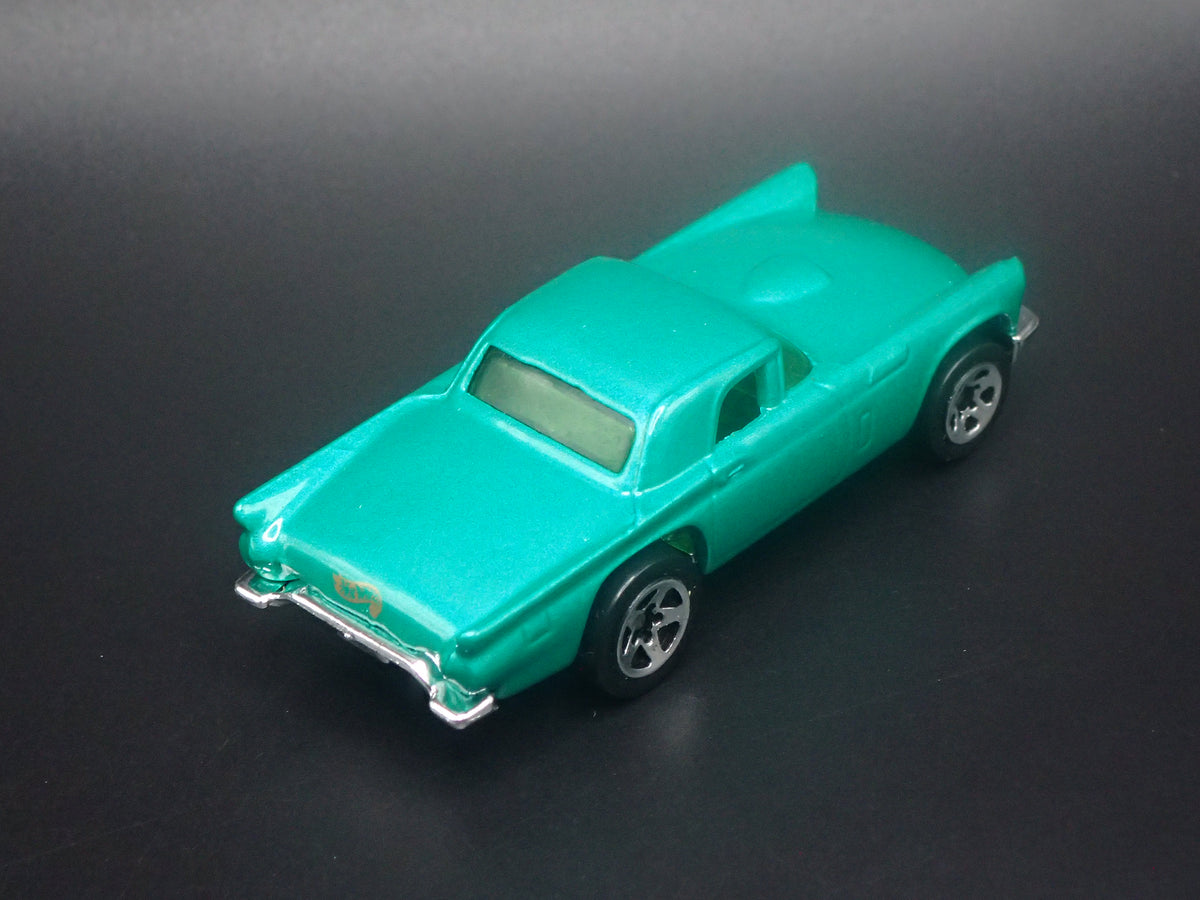 1957 57 FORD THUNDERBIRD TBIRD GREEN 1:64 SCALE DIORAMA DIECAST MODEL CAR
