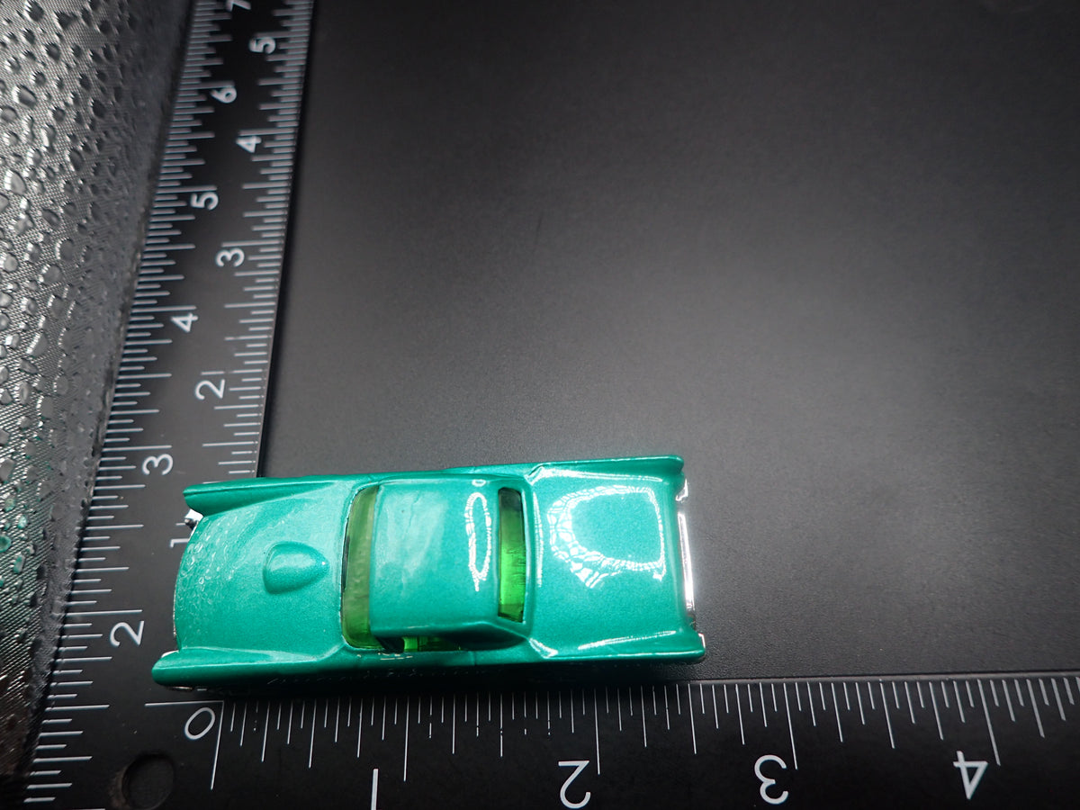 1957 57 FORD THUNDERBIRD TBIRD GREEN 1:64 SCALE DIORAMA DIECAST MODEL CAR