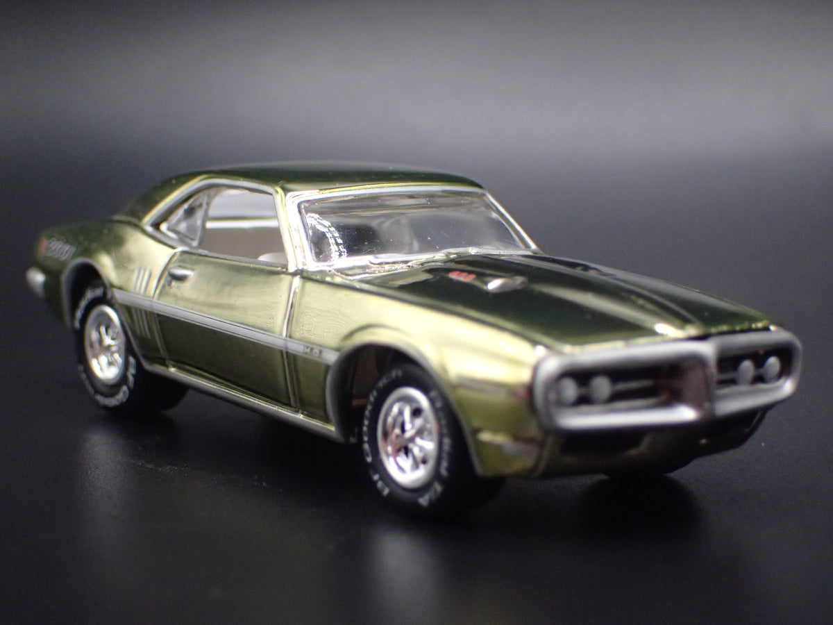 1968 68 PONTIAC FIREBIRD  1/64 SCALE COLLECTIBLE DIORAMA DIECAST MODEL CAR