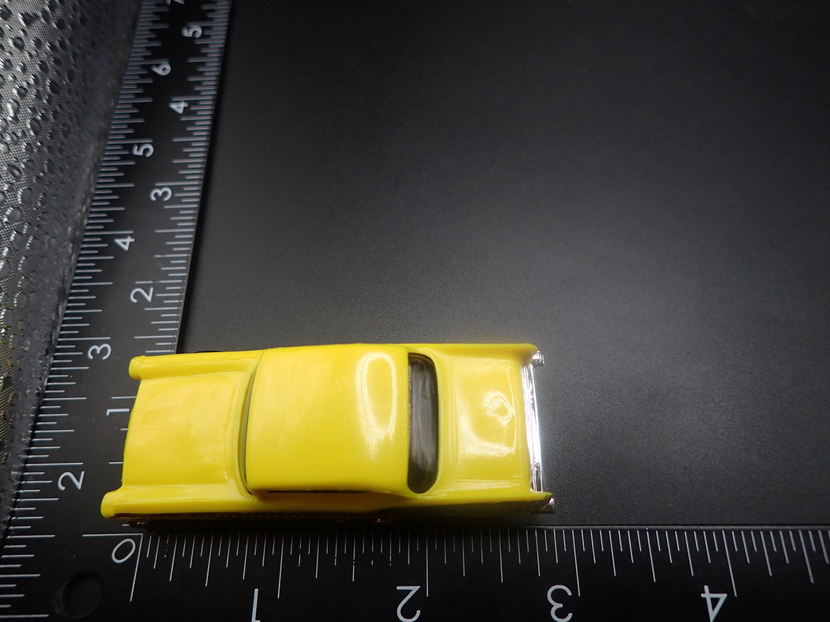 1957 57 CHEVY CHEVROLET BEL AIR YELLOW 1:64 SCALE DIORAMA DIECAST MODEL CAR