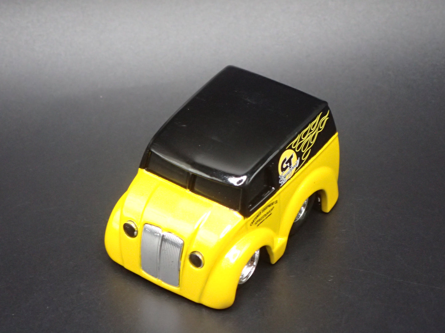 1937 - 1986 DIVCO TRUCK CAR TUNED YELLOW 1:64 SCALE DIORAMA DIECAST MODEL CAR