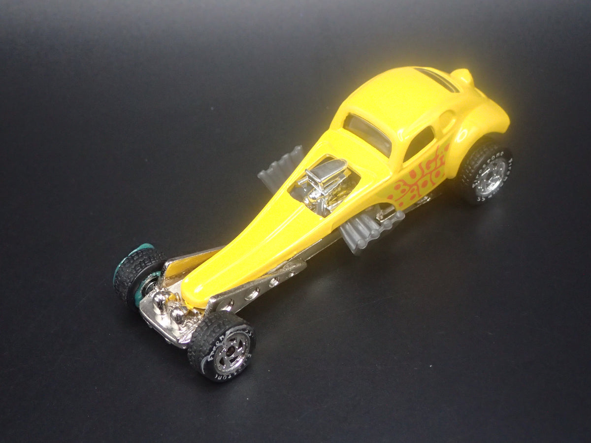 VW VOLKSWAGEN BEETLE BUGABOO DRAGSTER YELLOW 1:64 SCALE DIECAST MODEL CAR