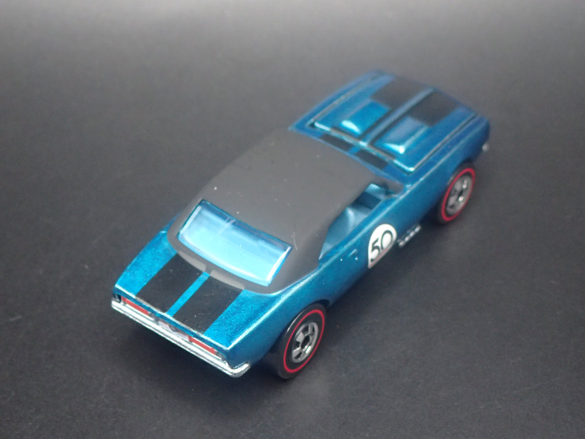 1967 67 CHEVY CHEVROLET CAMARO BLUE 1:64 SCALE COLLECTIBLE DIORAMA DIECAST MODEL CAR
