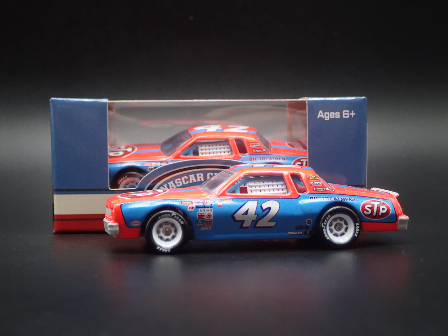1981 81 MONTE CARLO 43 RICHARD PETTY STP NASCAR  1:64 SCALE DIECAST MODEL CAR