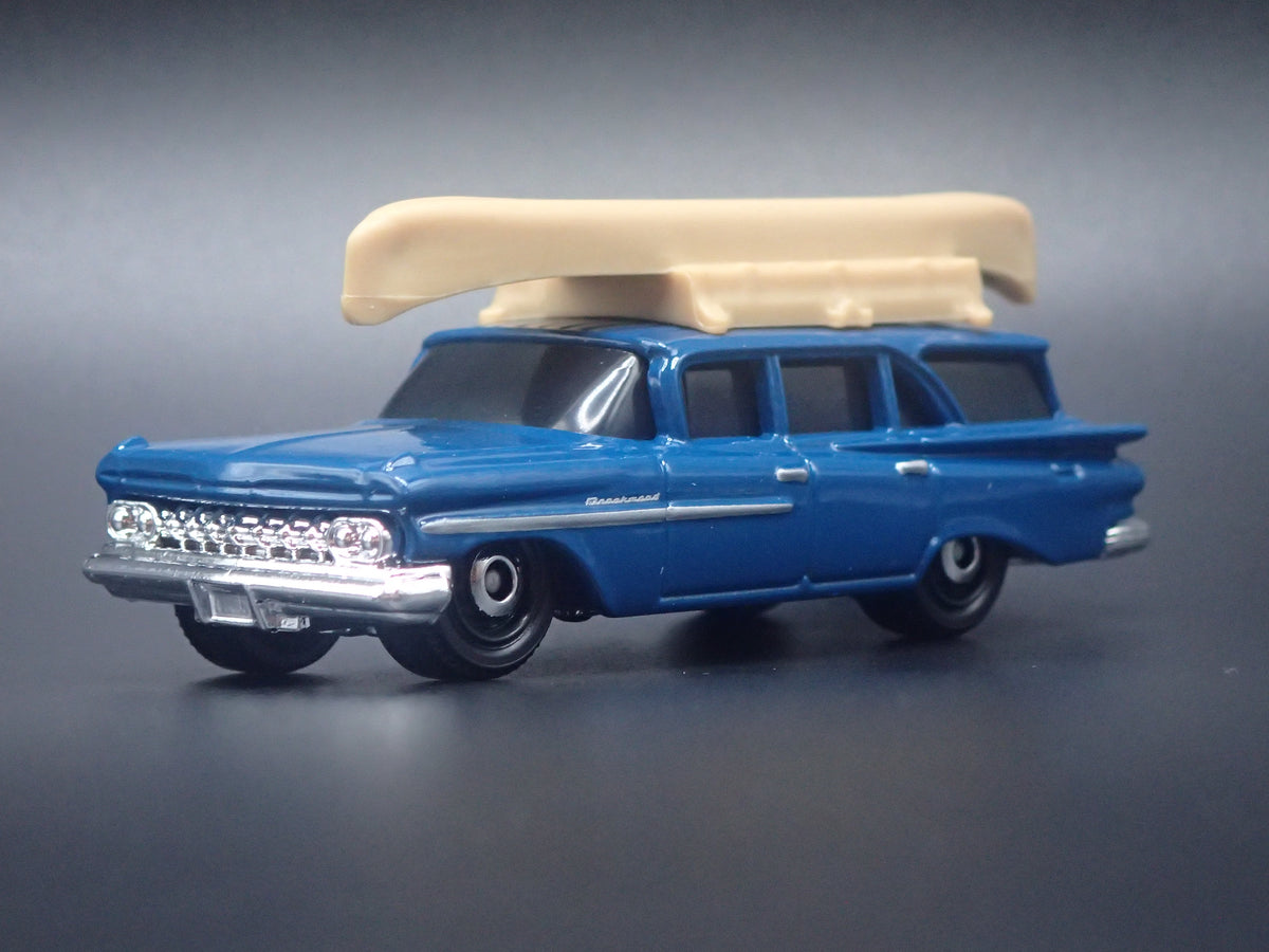1959 59 CHEVY CHEVROLET STATION WAGON BLUE 1/64 SCALE DIORAMA DIECAST MODEL CAR