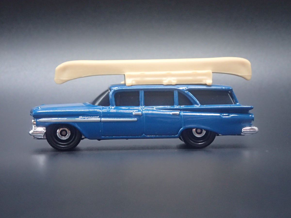 1959 59 CHEVY CHEVROLET STATION WAGON BLUE 1/64 SCALE DIORAMA DIECAST MODEL CAR