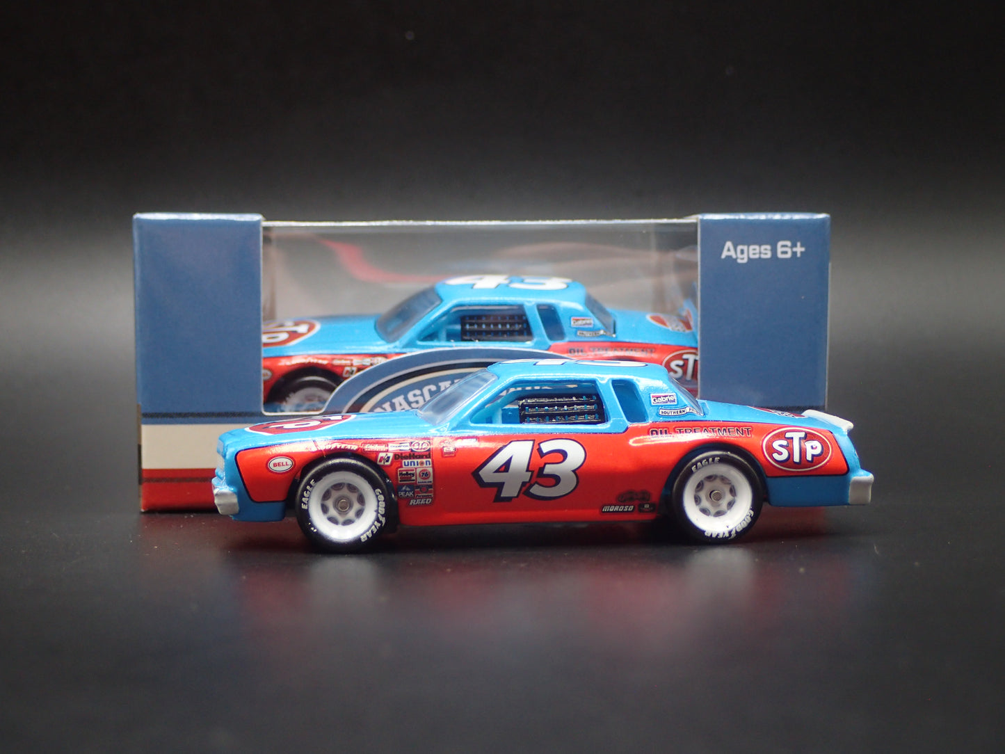 1981 81 MONTE CARLO 43 RICHARD PETTY STP NASCAR  1:64 SCALE DIECAST MODEL CAR