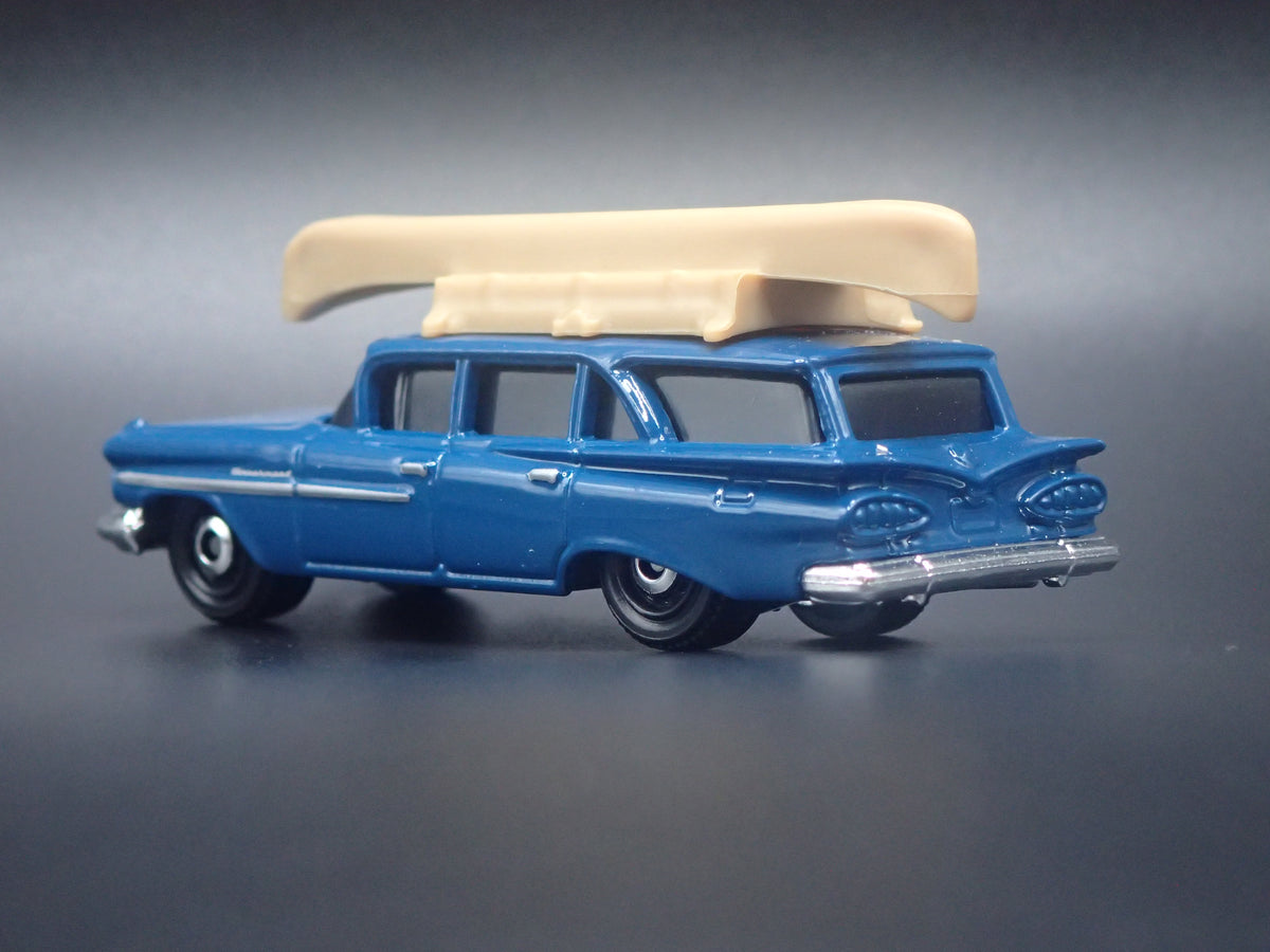 1959 59 CHEVY CHEVROLET STATION WAGON BLUE 1/64 SCALE DIORAMA DIECAST MODEL CAR