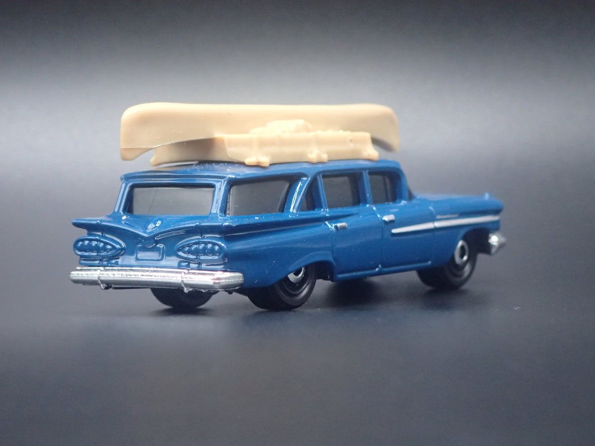 1959 59 CHEVY CHEVROLET STATION WAGON BLUE 1/64 SCALE DIORAMA DIECAST MODEL CAR