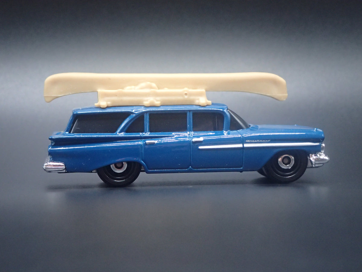 1959 59 CHEVY CHEVROLET STATION WAGON BLUE 1/64 SCALE DIORAMA DIECAST MODEL CAR