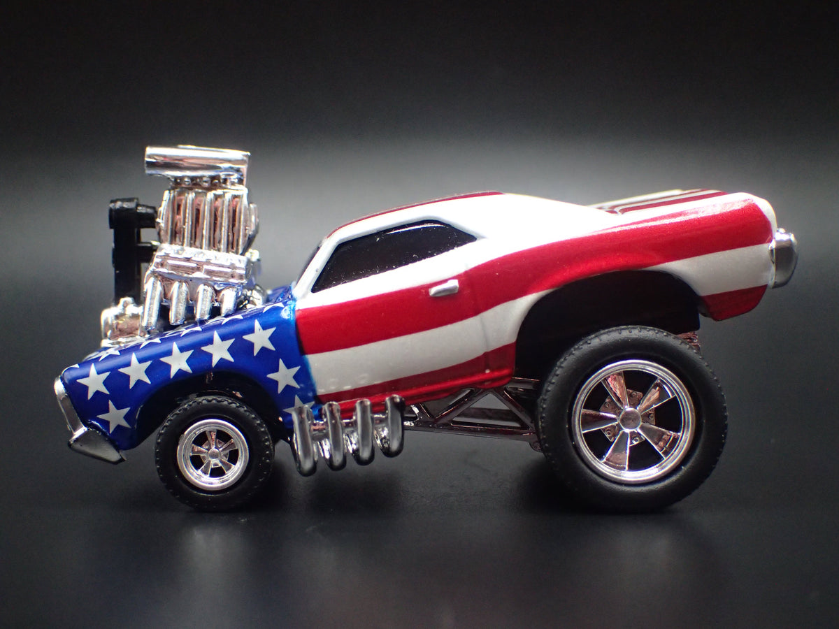 1966 66 PONTIAC GTO USA FLAG 1:64 SCALE COLLECTIBLE DIORAMA DIECAST MODEL CAR