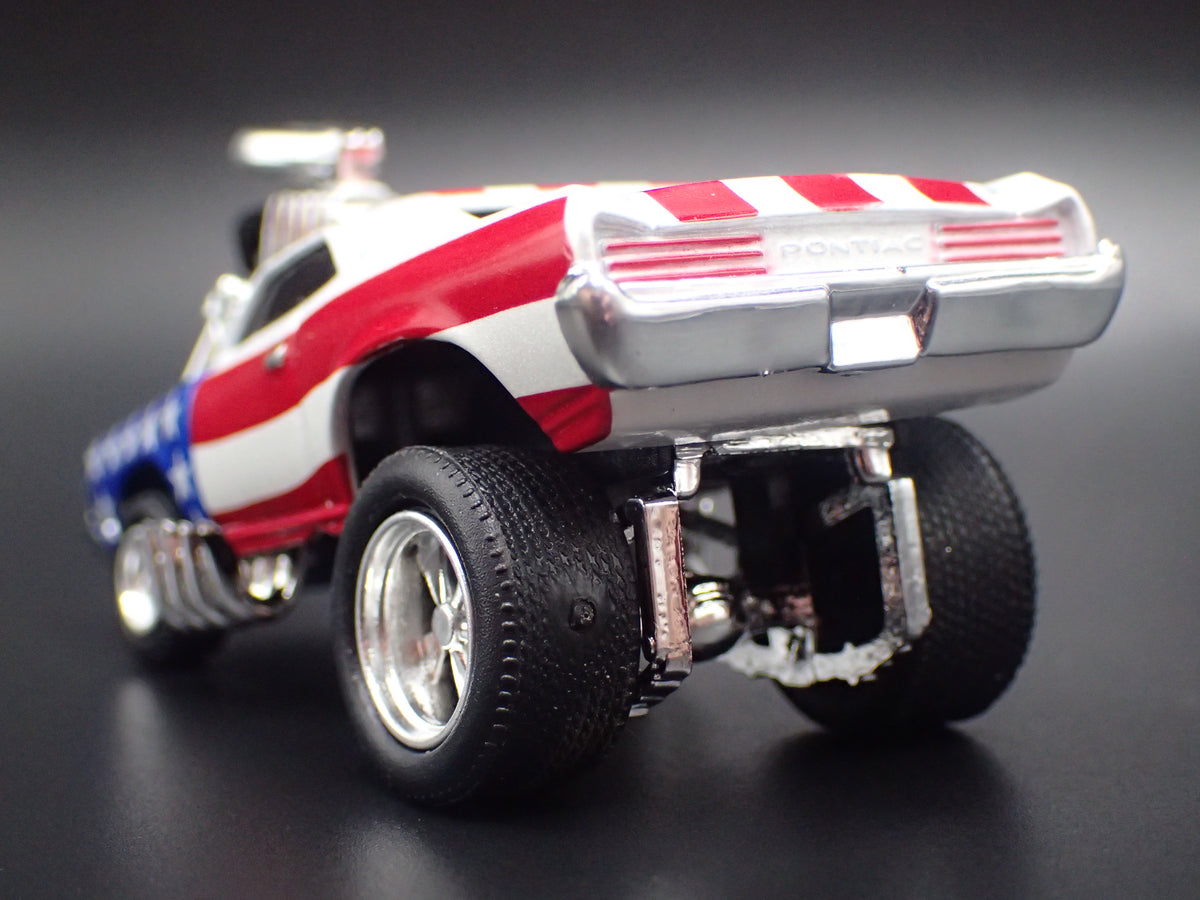1966 66 PONTIAC GTO USA FLAG 1:64 SCALE COLLECTIBLE DIORAMA DIECAST MODEL CAR