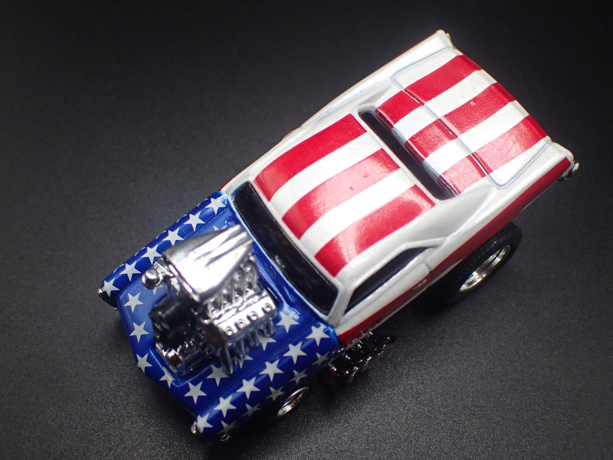 1966 66 PONTIAC GTO USA FLAG 1:64 SCALE COLLECTIBLE DIORAMA DIECAST MODEL CAR