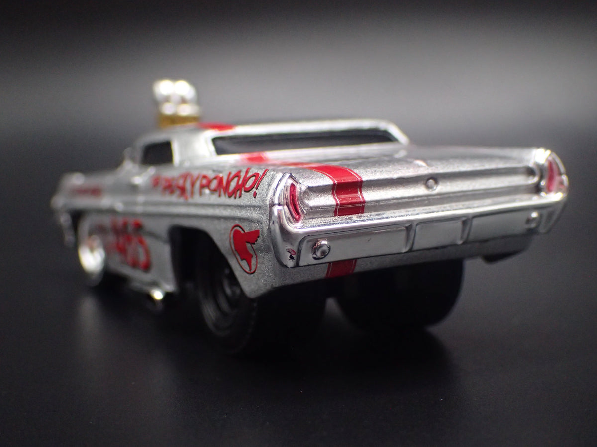 1962 62 PONTIAC CATALINA SILVER 1:64 SCALE COLLECTIBLE DIECAST MODEL CAR