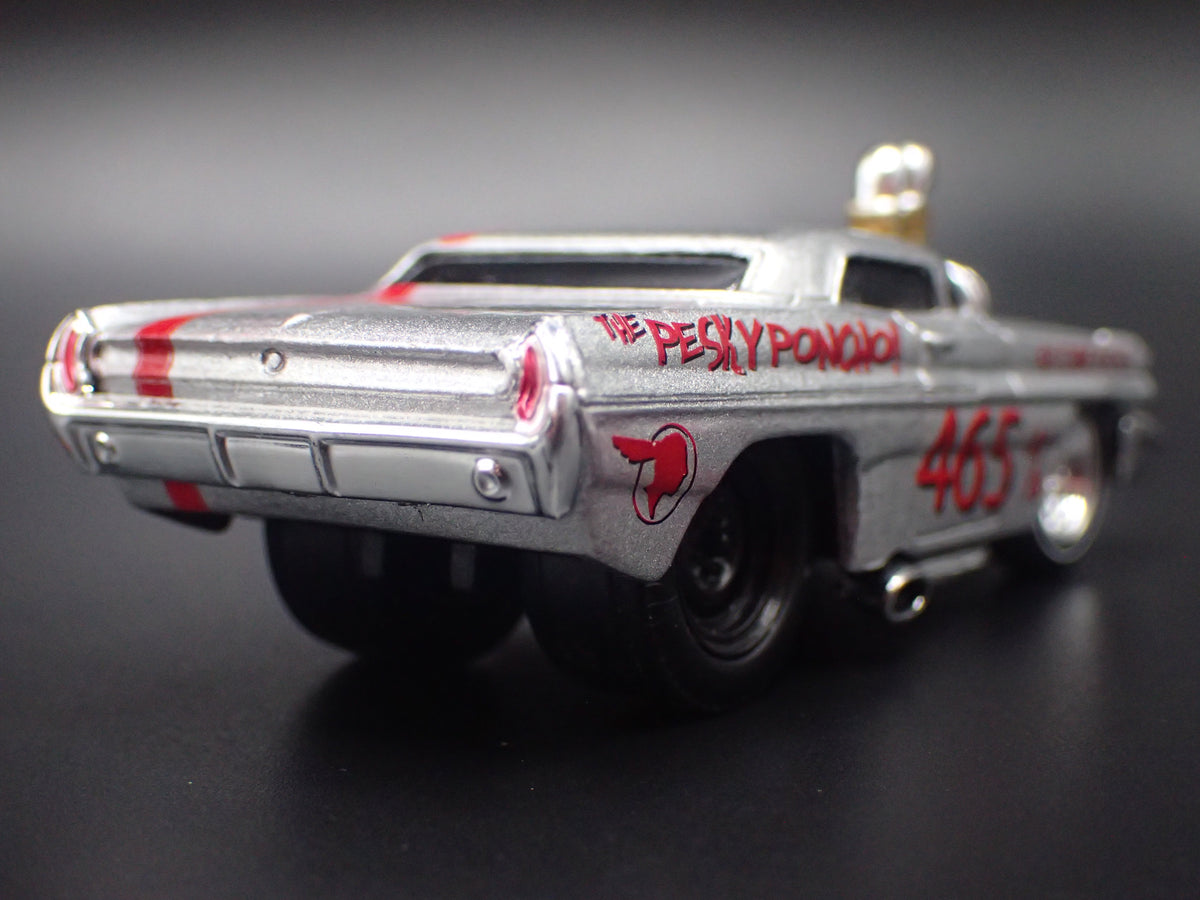 1962 62 PONTIAC CATALINA SILVER 1:64 SCALE COLLECTIBLE DIECAST MODEL CAR