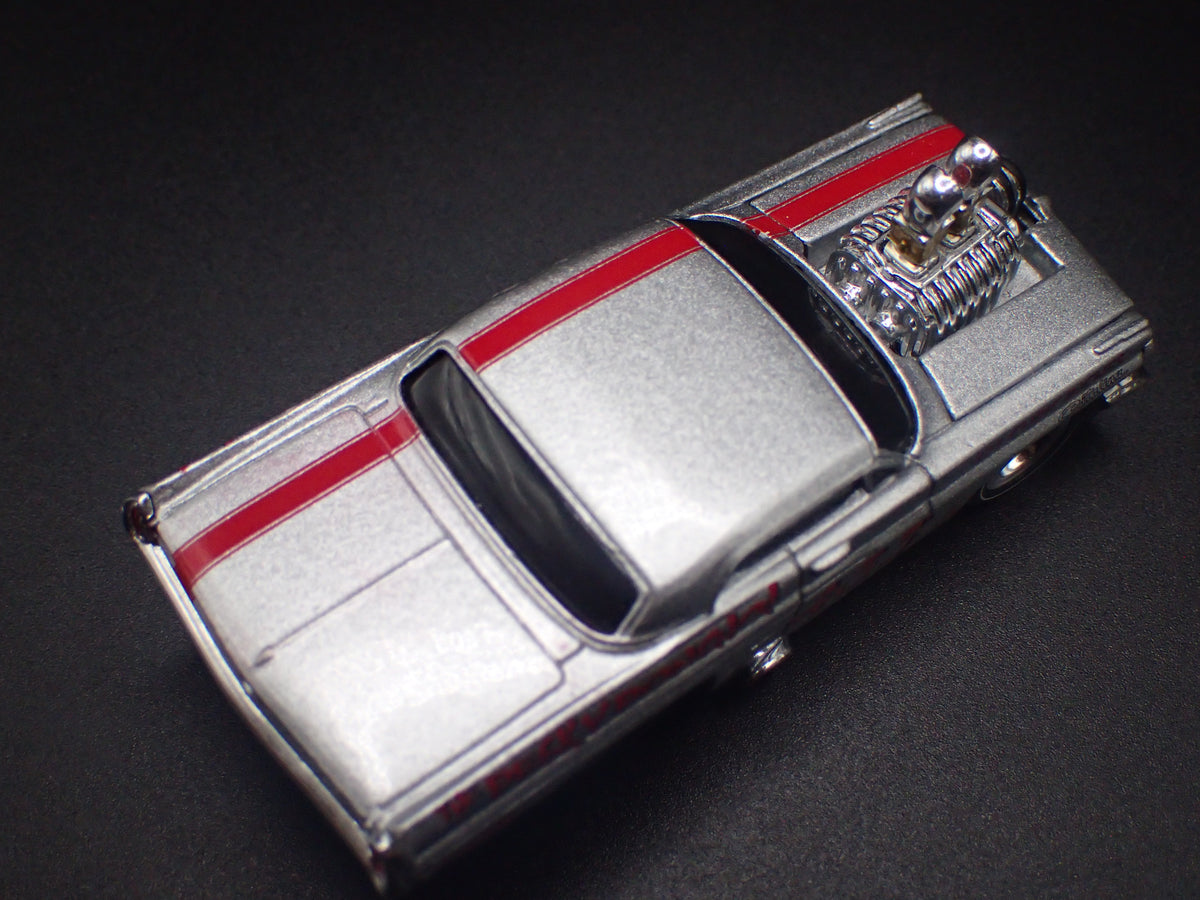 1962 62 PONTIAC CATALINA SILVER 1:64 SCALE COLLECTIBLE DIECAST MODEL CAR