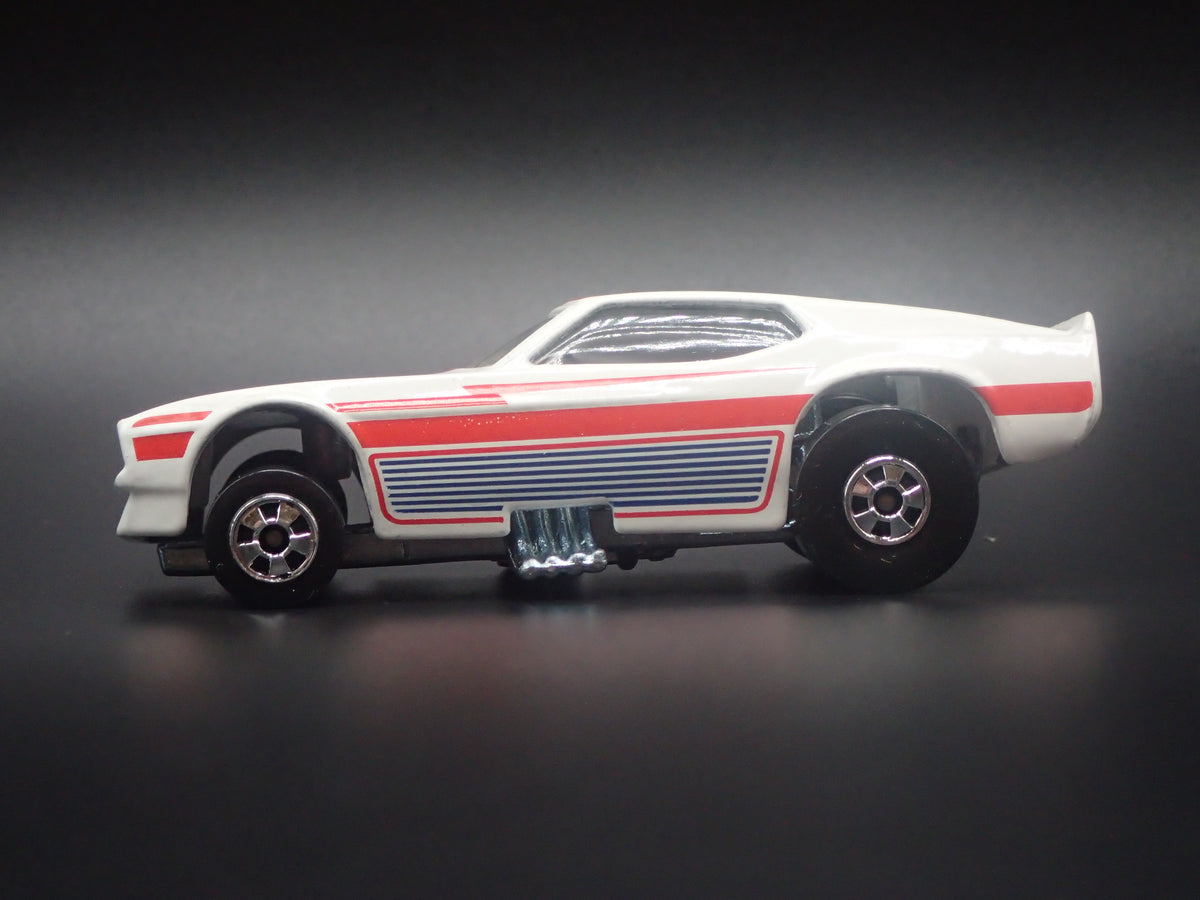 1971 71 FORD MUSTANG FUNNY CAR NHRA WHITE 1:64 SCALE DIORAMA DIECAST MODEL CAR