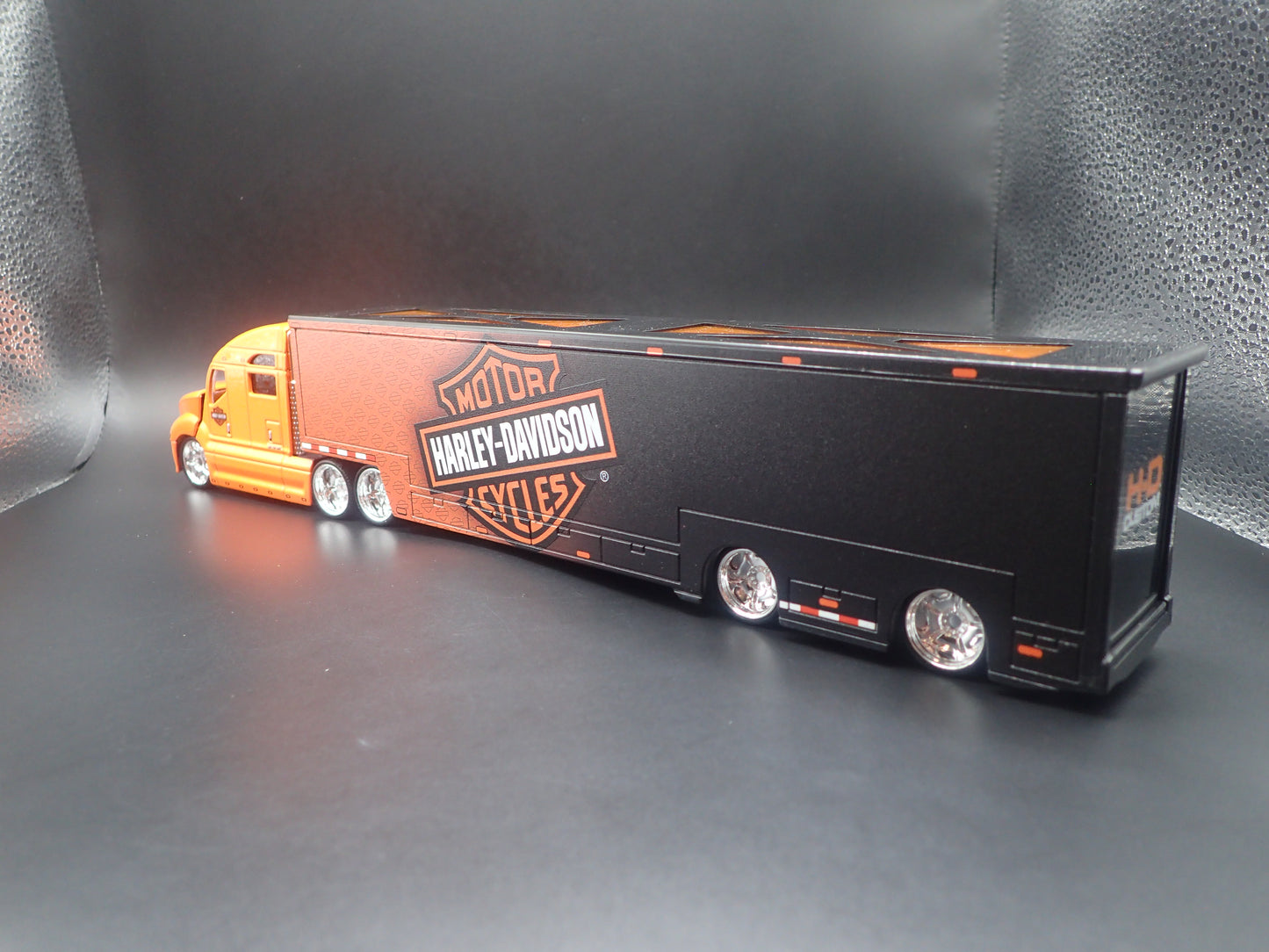 HARLEY DAVIDSON CUSTOM TRANSPORTER HAULER TRAILER 1:64 SCALE MODEL SET