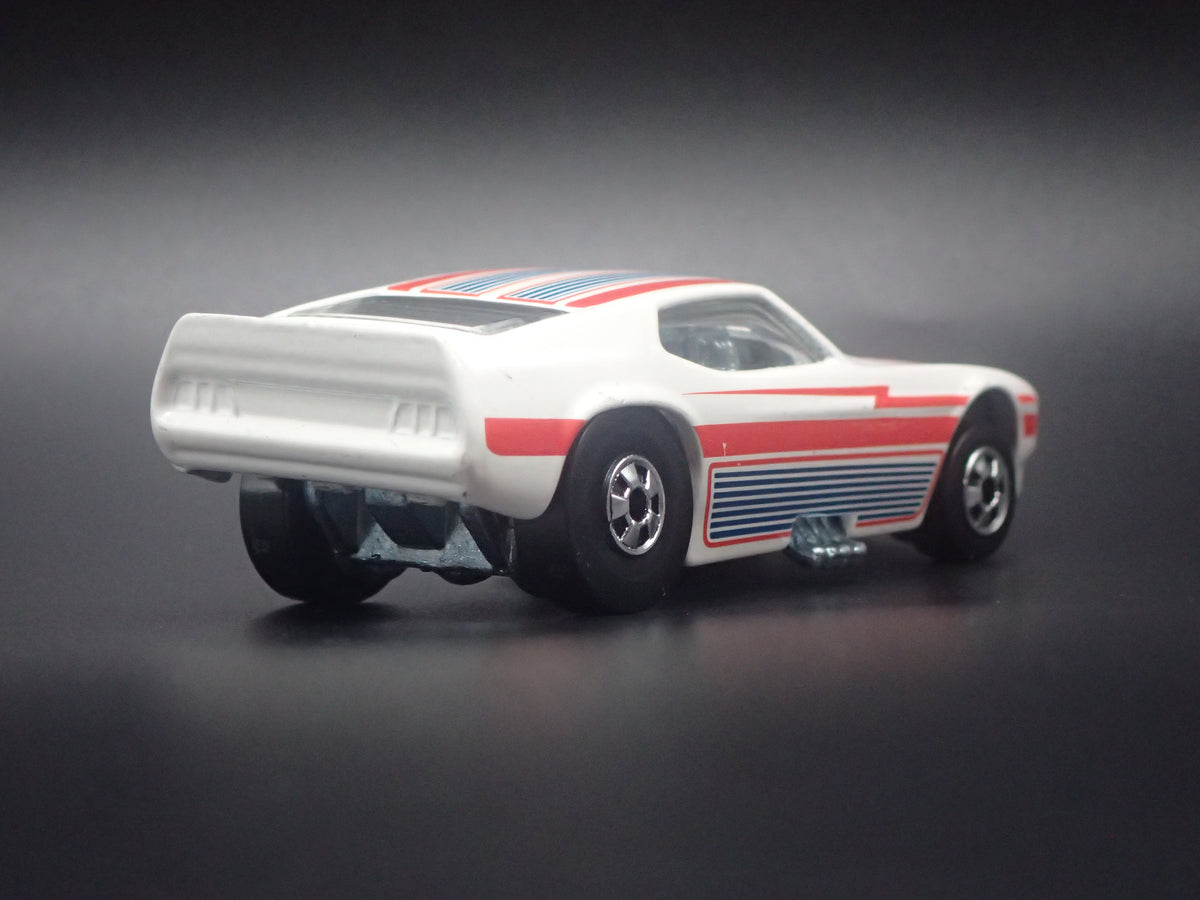1971 71 FORD MUSTANG FUNNY CAR NHRA WHITE 1:64 SCALE DIORAMA DIECAST MODEL CAR