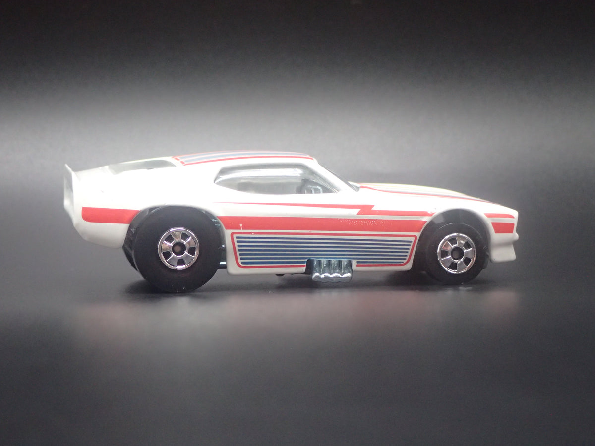 1971 71 FORD MUSTANG FUNNY CAR NHRA WHITE 1:64 SCALE DIORAMA DIECAST MODEL CAR