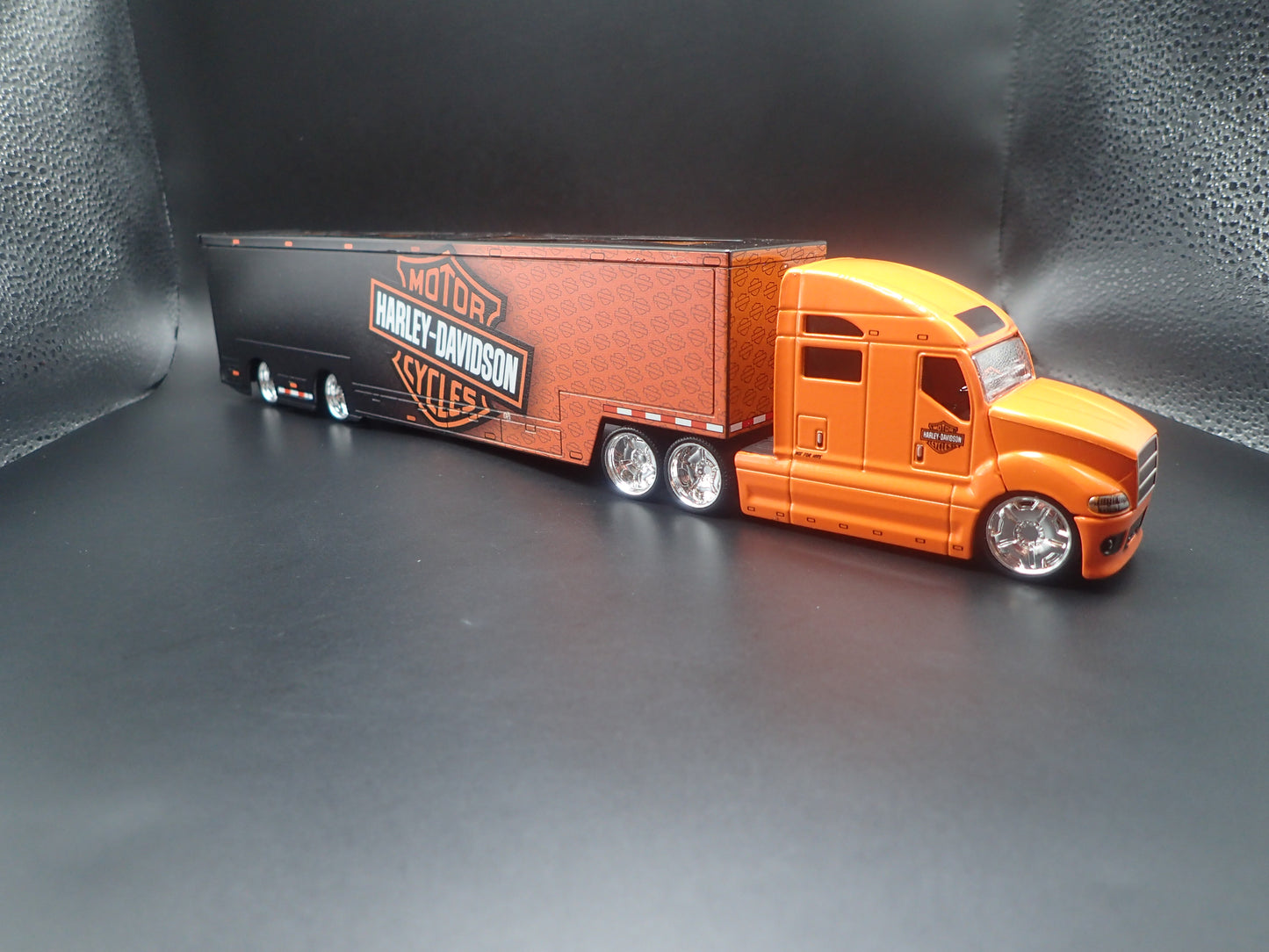 HARLEY DAVIDSON CUSTOM TRANSPORTER HAULER TRAILER 1:64 SCALE MODEL SET