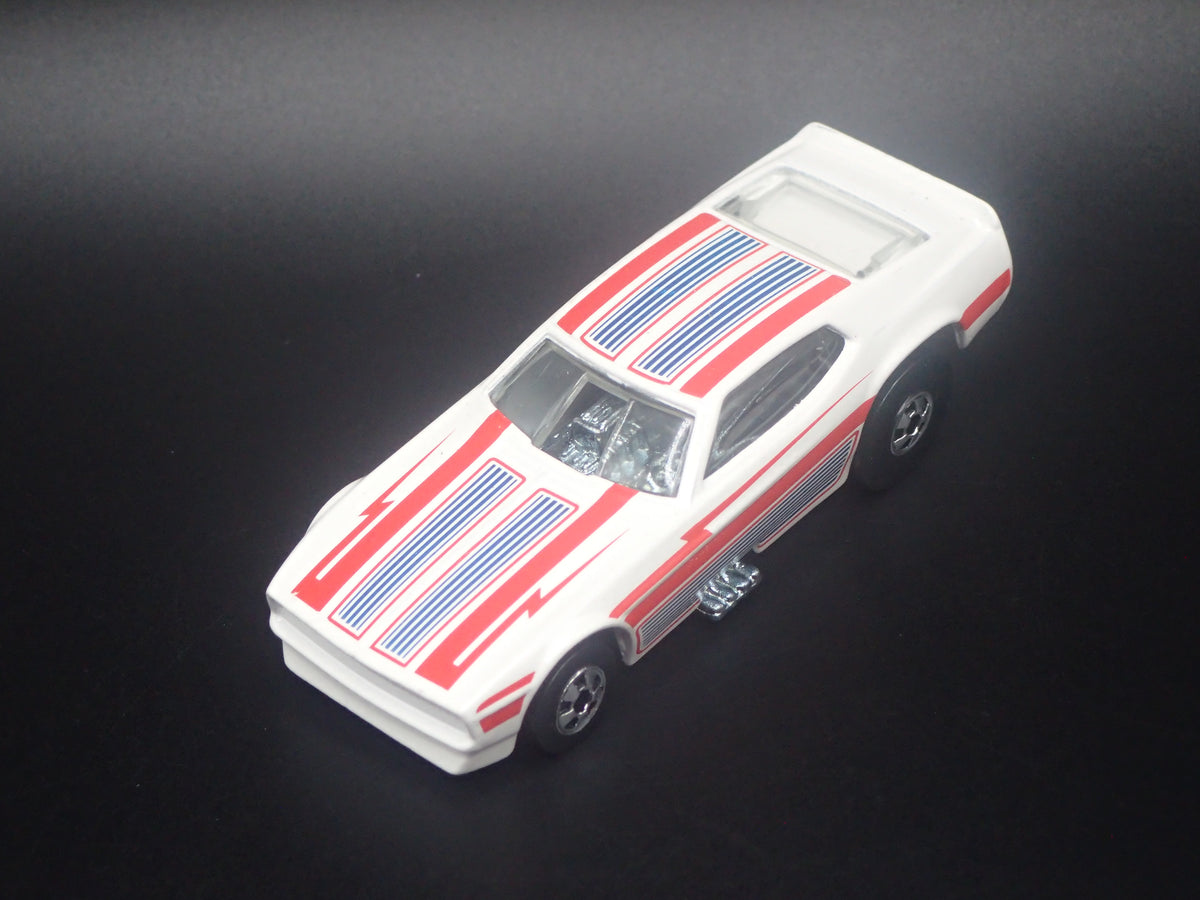 1971 71 FORD MUSTANG FUNNY CAR NHRA WHITE 1:64 SCALE DIORAMA DIECAST MODEL CAR