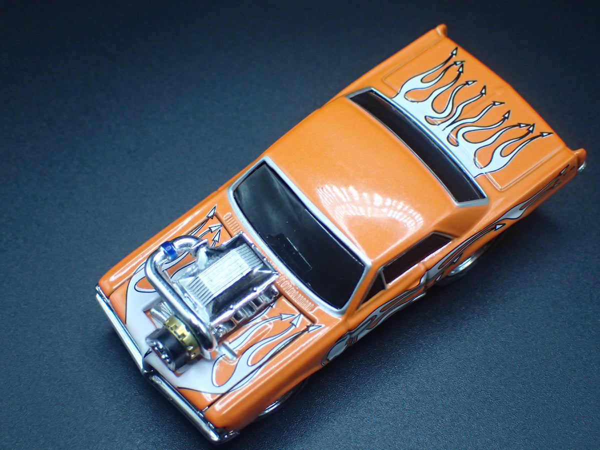 1965 65 PONTIAC GTO ORANGE 1/64 SCALE COLLECTIBLE DIORAMA DIECAST MODEL CAR