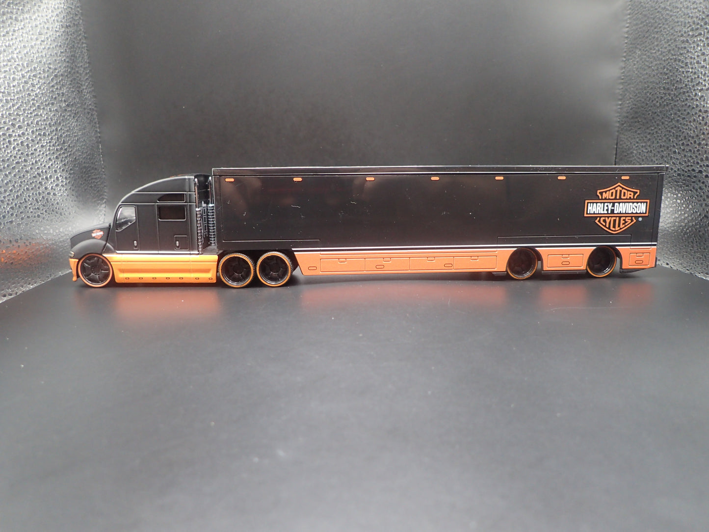 HARLEY DAVIDSON CUSTOM TRANSPORTER HAULER TRAILER 1:64 SCALE MODEL SET