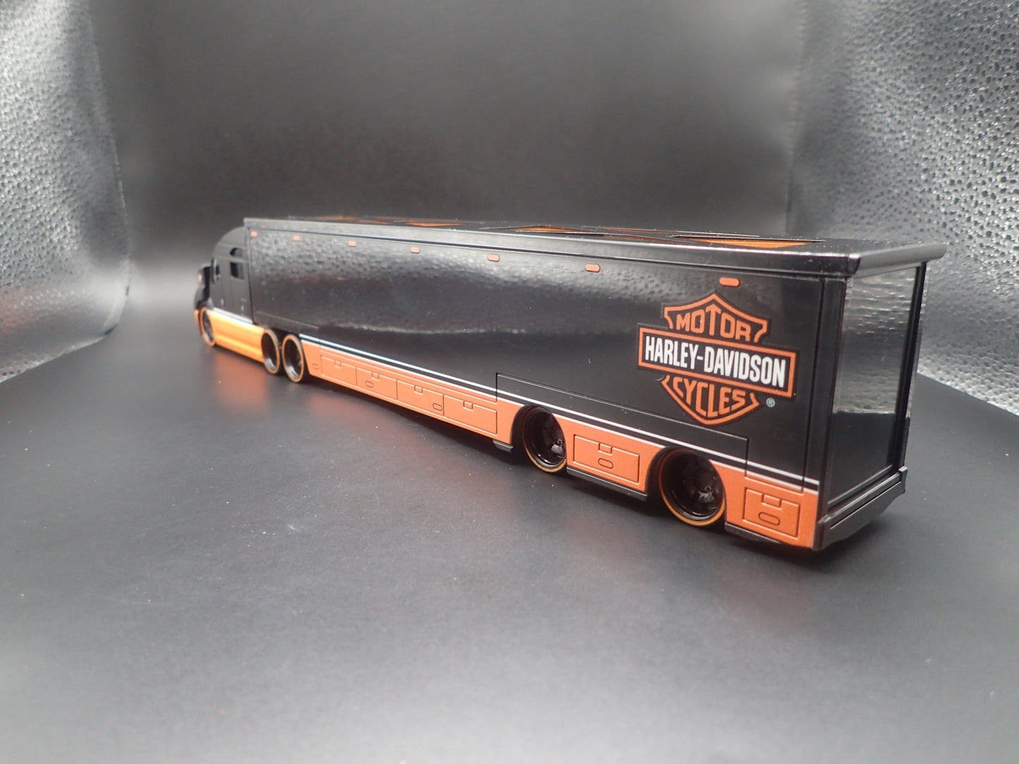 HARLEY DAVIDSON CUSTOM TRANSPORTER HAULER TRAILER 1:64 SCALE MODEL SET