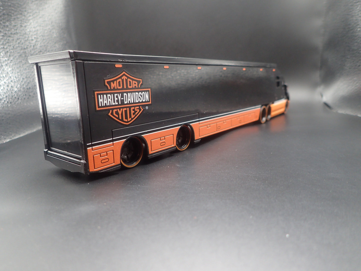 HARLEY DAVIDSON CUSTOM TRANSPORTER HAULER TRAILER 1:64 SCALE MODEL SET