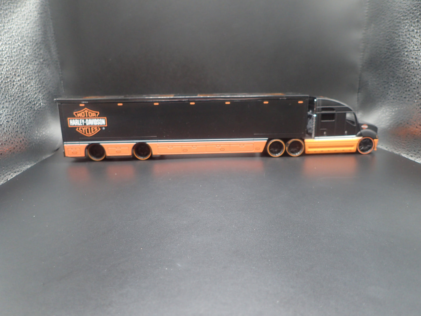 HARLEY DAVIDSON CUSTOM TRANSPORTER HAULER TRAILER 1:64 SCALE MODEL SET