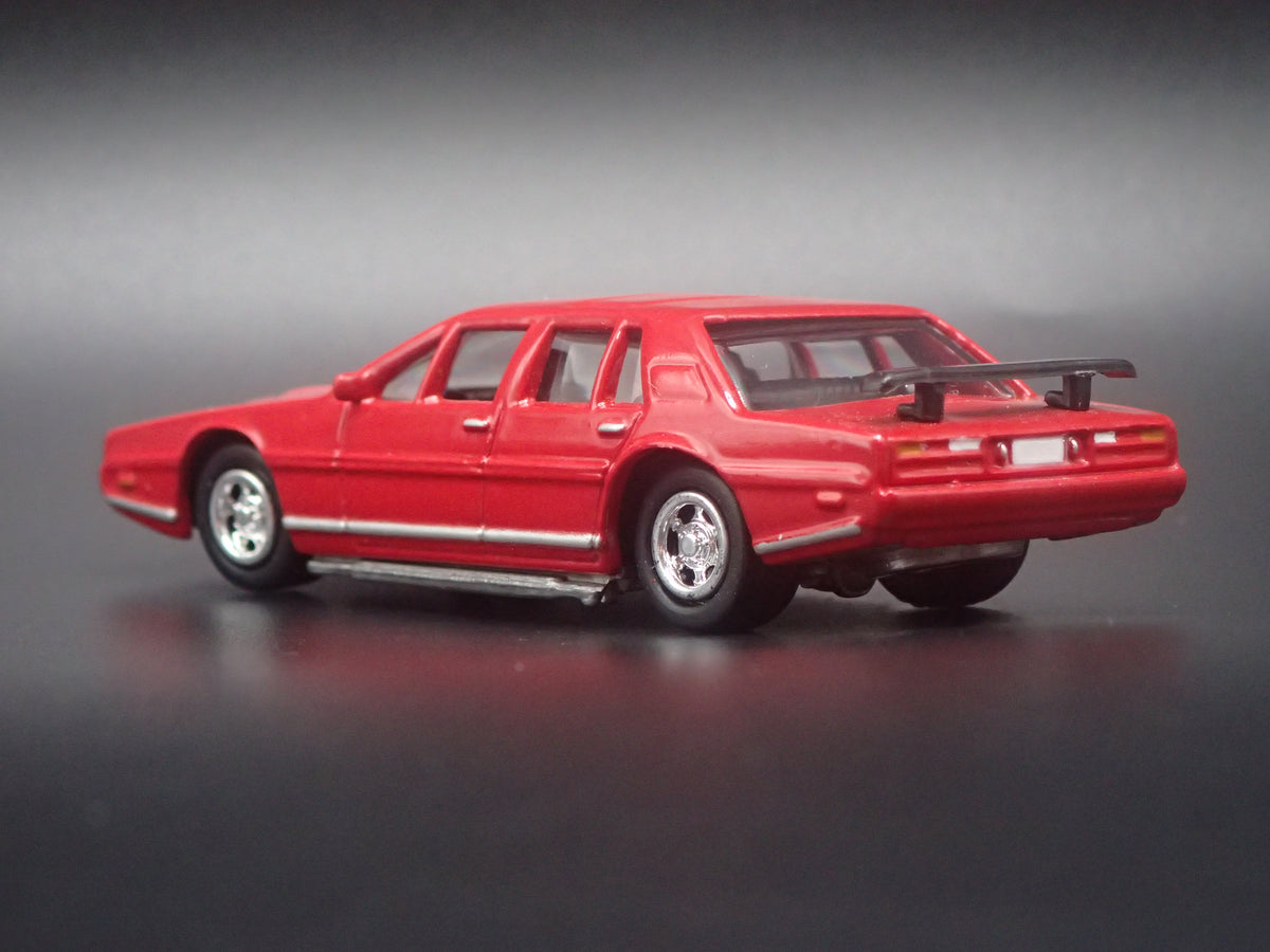 1983 83 ASTON MARTIN LAGONDA RED 1:64 SCALE COLLECTIBLE DIECAST MODEL CAR