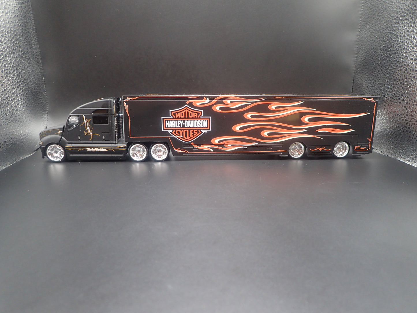 HARLEY DAVIDSON CUSTOM TRANSPORTER HAULER TRAILER 1:64 SCALE MODEL SET