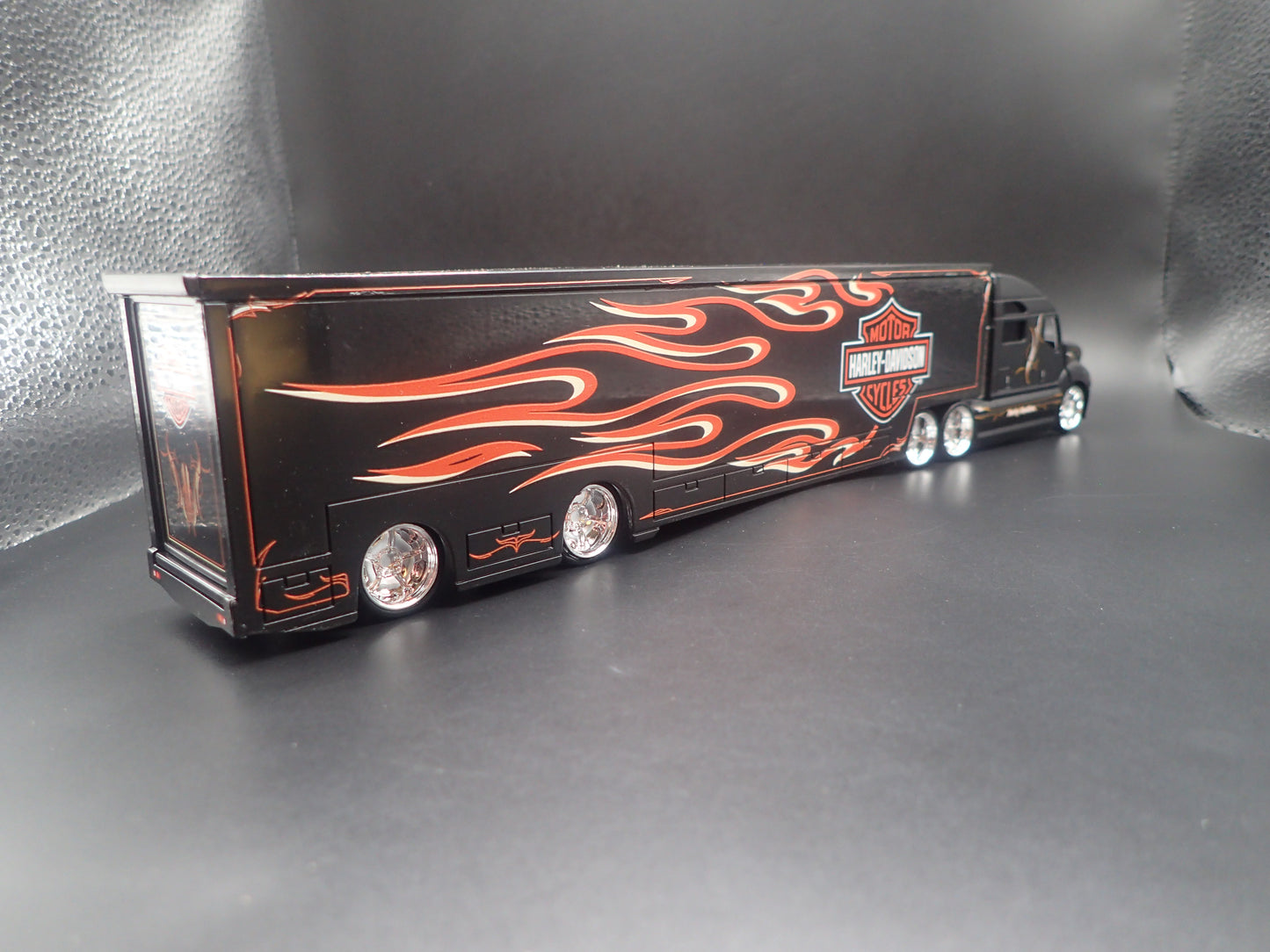 HARLEY DAVIDSON CUSTOM TRANSPORTER HAULER TRAILER 1:64 SCALE MODEL SET