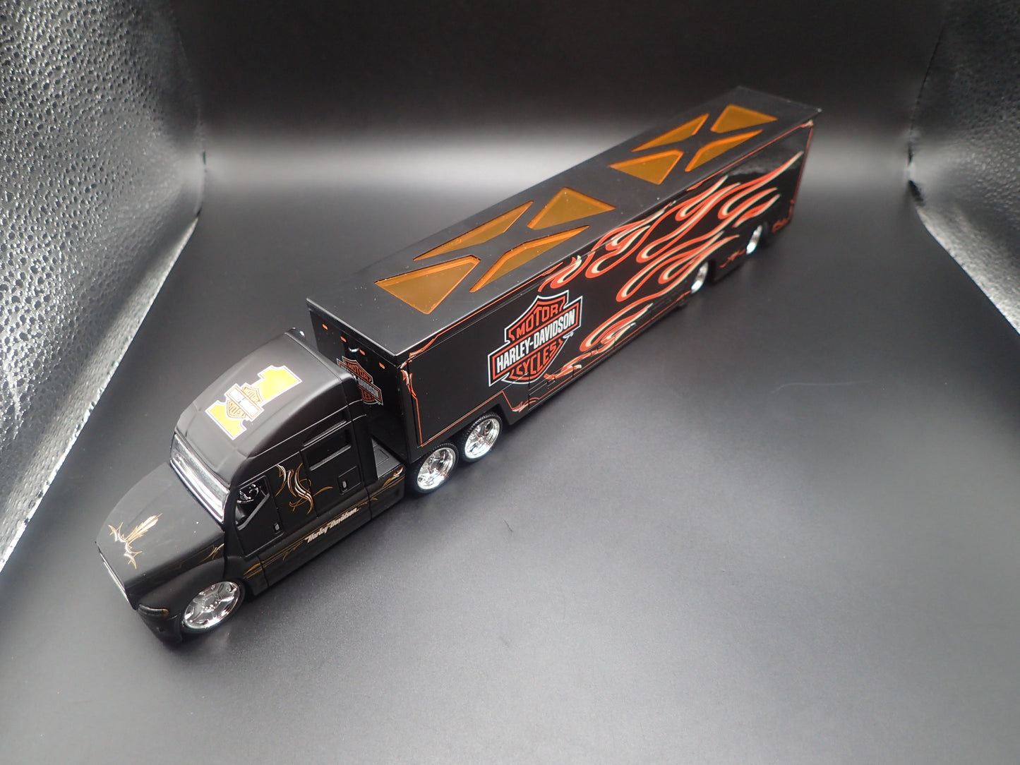 HARLEY DAVIDSON CUSTOM TRANSPORTER HAULER TRAILER 1:64 SCALE MODEL SET