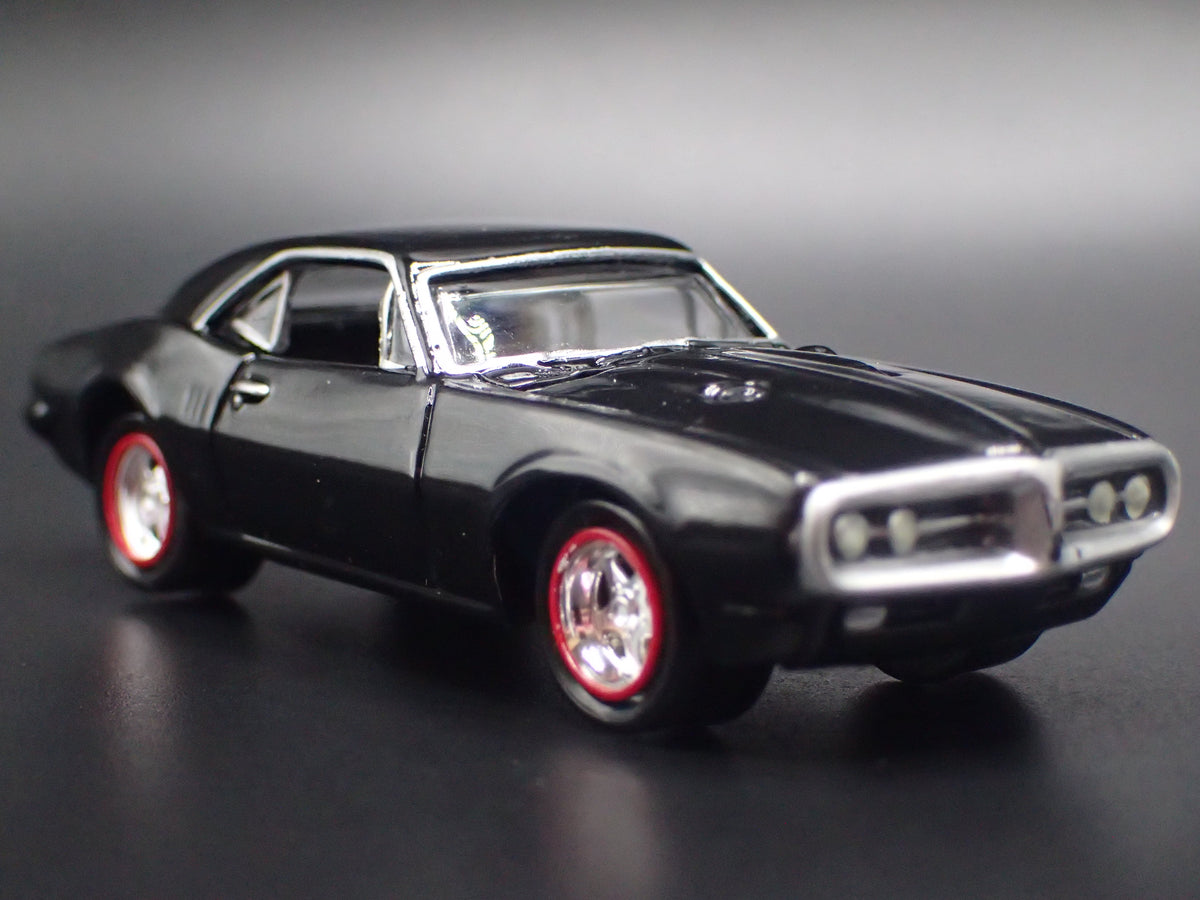 1967 67 PONTIAC FIREBIRD BLACK 1:64 SCALE COLLECTIBLE DIORAMA DIECAST MODEL CAR