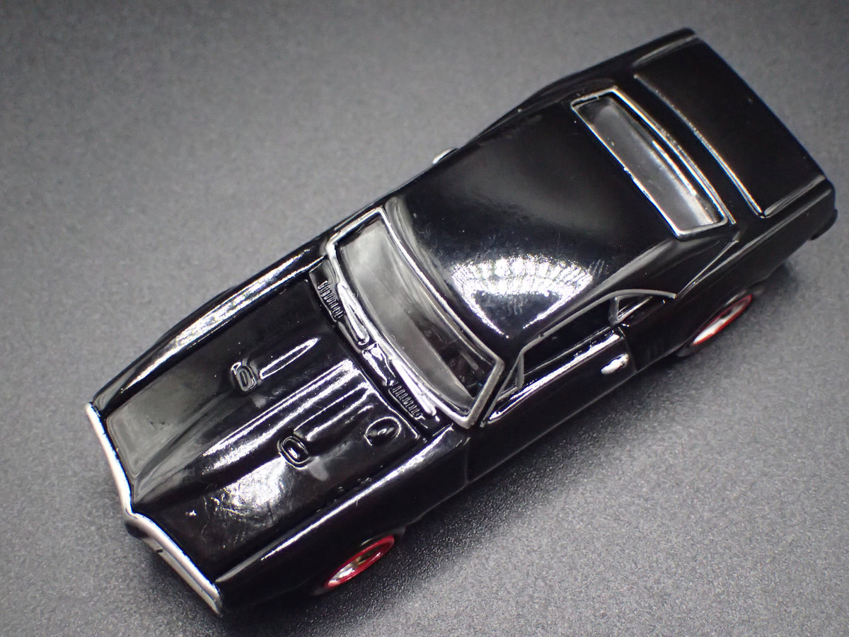 1967 67 PONTIAC FIREBIRD BLACK 1:64 SCALE COLLECTIBLE DIORAMA DIECAST MODEL CAR