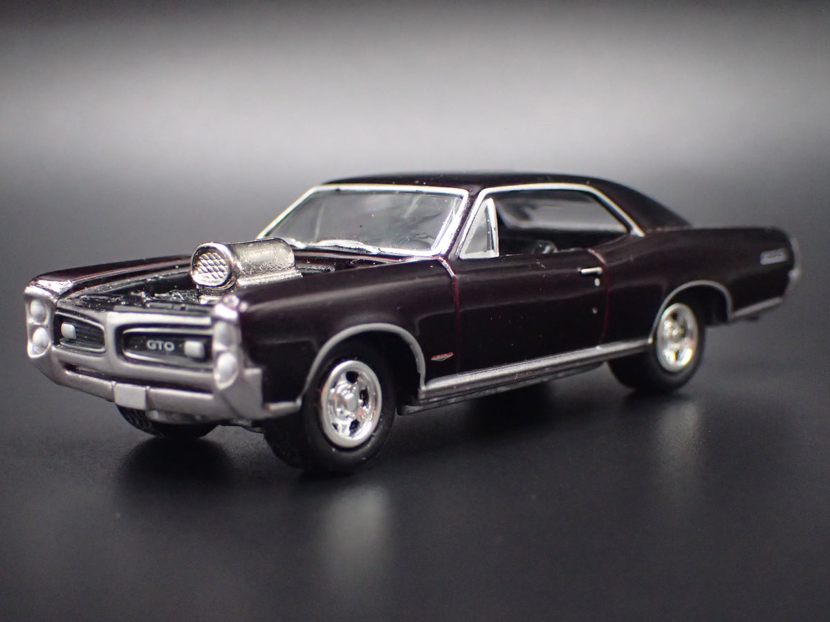 1966 66 PONTIAC GTO MUSCLE CAR 1/64 SCALE COLLECTIBLE DIORAMA DIECAST MODEL CAR
