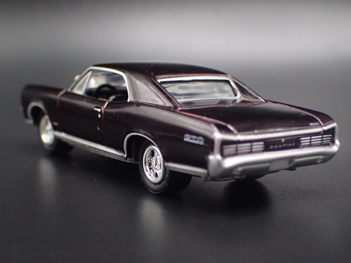 1966 66 PONTIAC GTO MUSCLE CAR 1/64 SCALE COLLECTIBLE DIORAMA DIECAST MODEL CAR