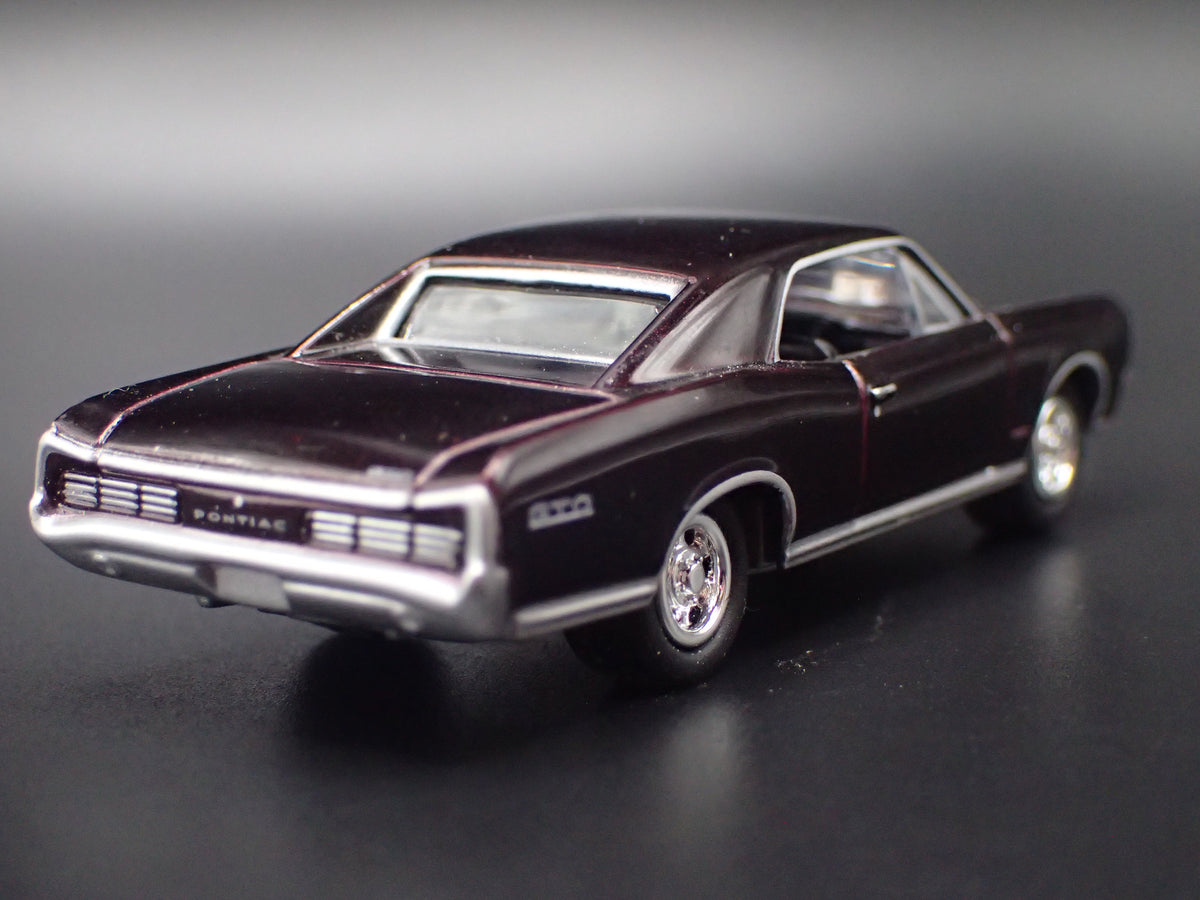 1966 66 PONTIAC GTO MUSCLE CAR 1/64 SCALE COLLECTIBLE DIORAMA DIECAST MODEL CAR
