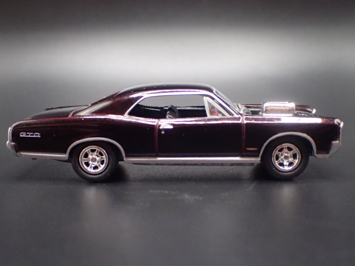 1966 66 PONTIAC GTO MUSCLE CAR 1/64 SCALE COLLECTIBLE DIORAMA DIECAST MODEL CAR