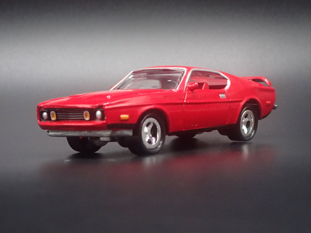 1971 71 FORD MUSTANG RED 1/64 SCALE COLLECTIBLE DIORAMA DIECAST MODEL CAR