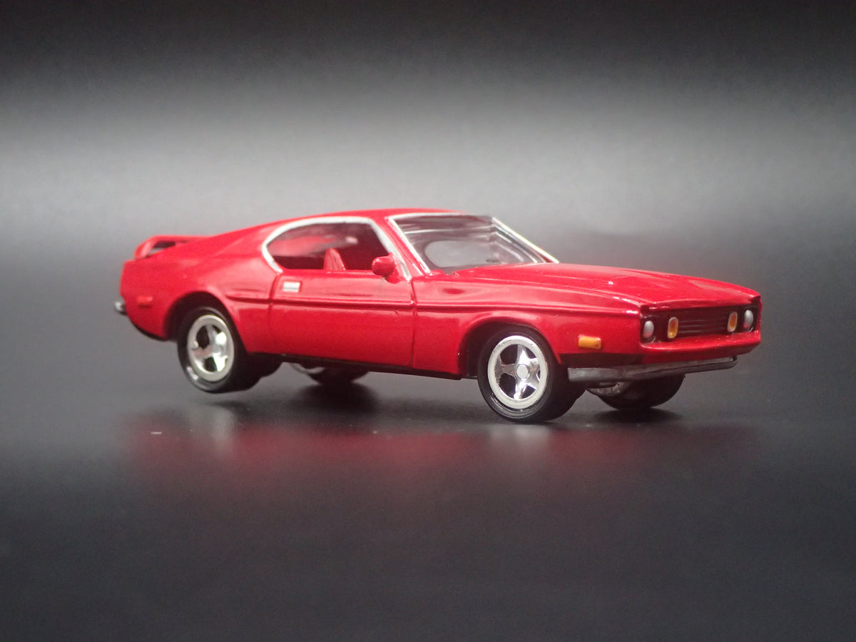 1971 71 FORD MUSTANG RED 1/64 SCALE COLLECTIBLE DIORAMA DIECAST MODEL CAR