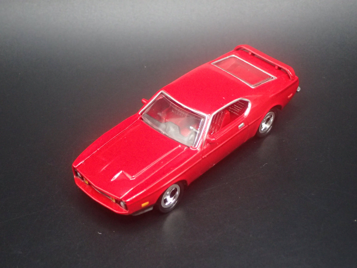 1971 71 FORD MUSTANG RED 1/64 SCALE COLLECTIBLE DIORAMA DIECAST MODEL CAR