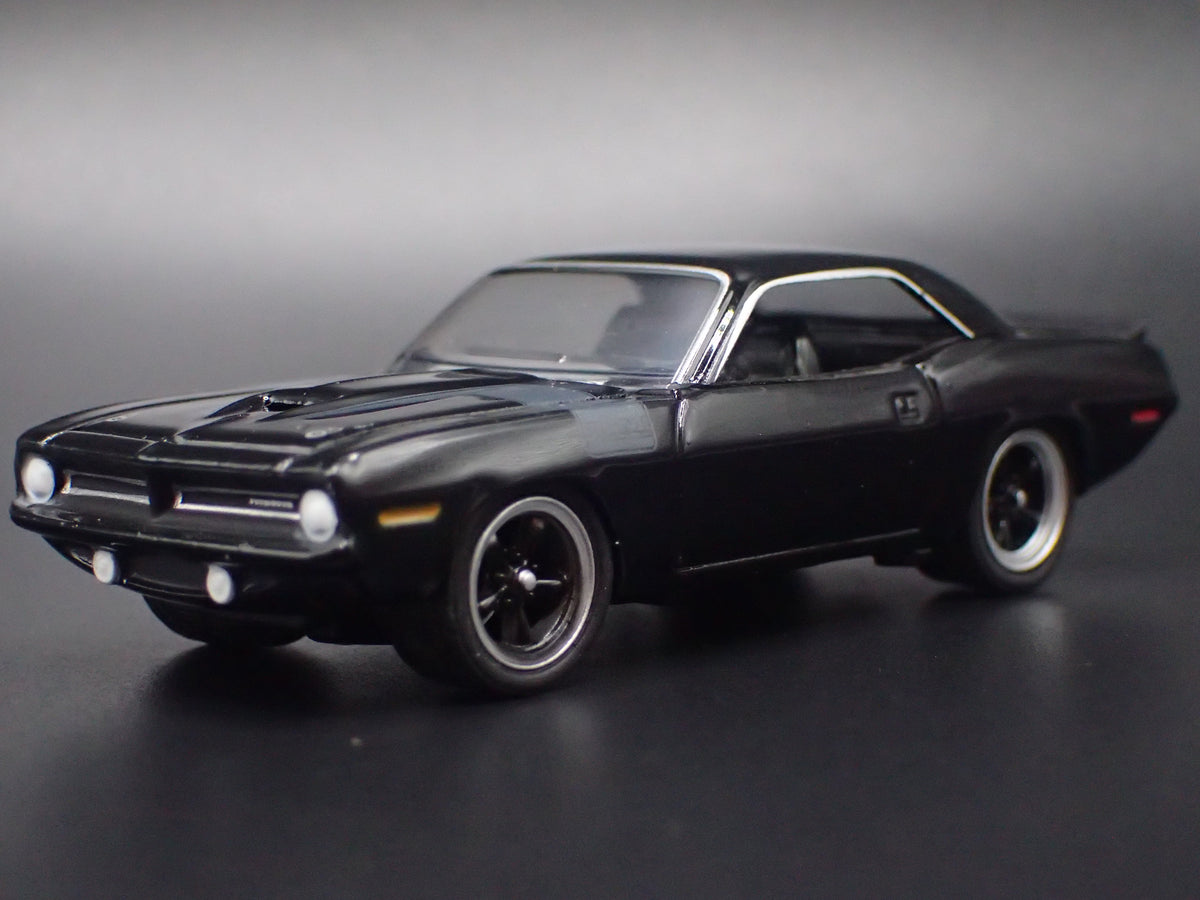 1970 70 PLYMOUTH HEMI CUDA BLACK 1:64 SCALE COLLECTIBLE DIORAMA DIECAST MODEL CAR
