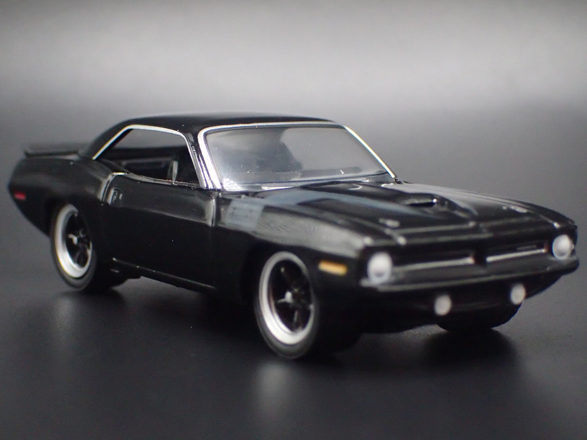 1970 70 PLYMOUTH HEMI CUDA BLACK 1:64 SCALE COLLECTIBLE DIORAMA DIECAST MODEL CAR