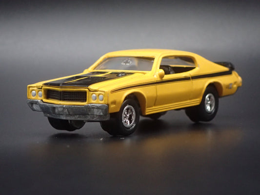1970 70 BUICK GSX YELLOW 1/64 SCALE COLLECTIBLE DIORAMA DIECAST MODEL CAR-Burning Rubber Toy Company