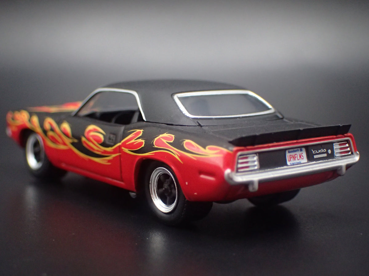 1970 70 PLYMOUTH CUDA BLACK FLAMES 1:64 SCALE COLLECTIBLE DIORAMA DIECAST MODEL CAR