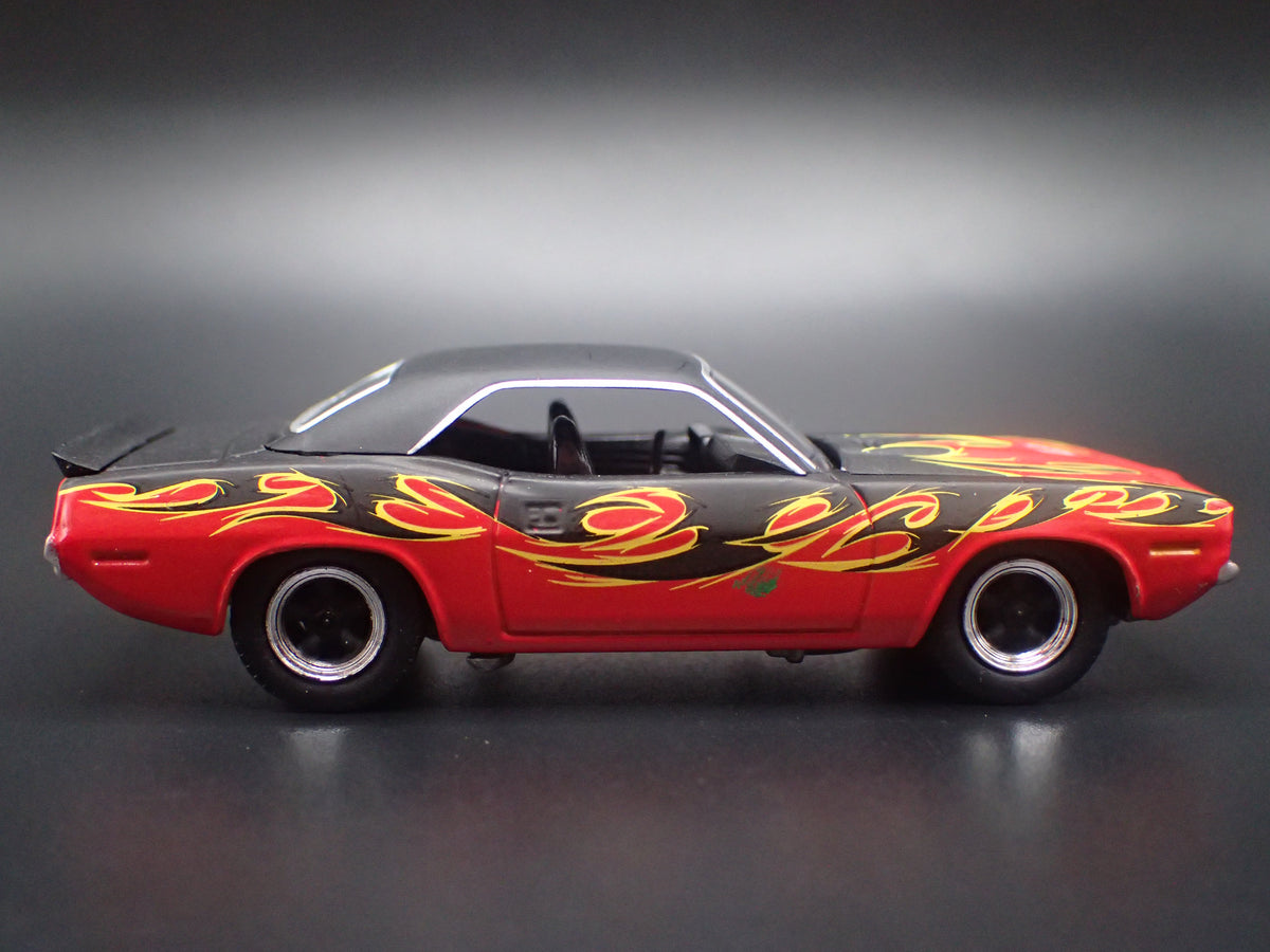 1970 70 PLYMOUTH CUDA BLACK FLAMES 1:64 SCALE COLLECTIBLE DIORAMA DIECAST MODEL CAR
