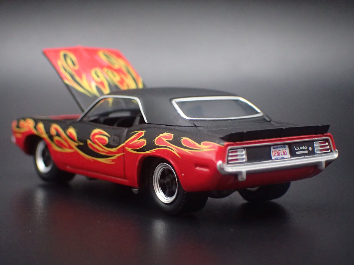 1970 70 PLYMOUTH CUDA BLACK FLAMES 1:64 SCALE COLLECTIBLE DIORAMA DIECAST MODEL CAR